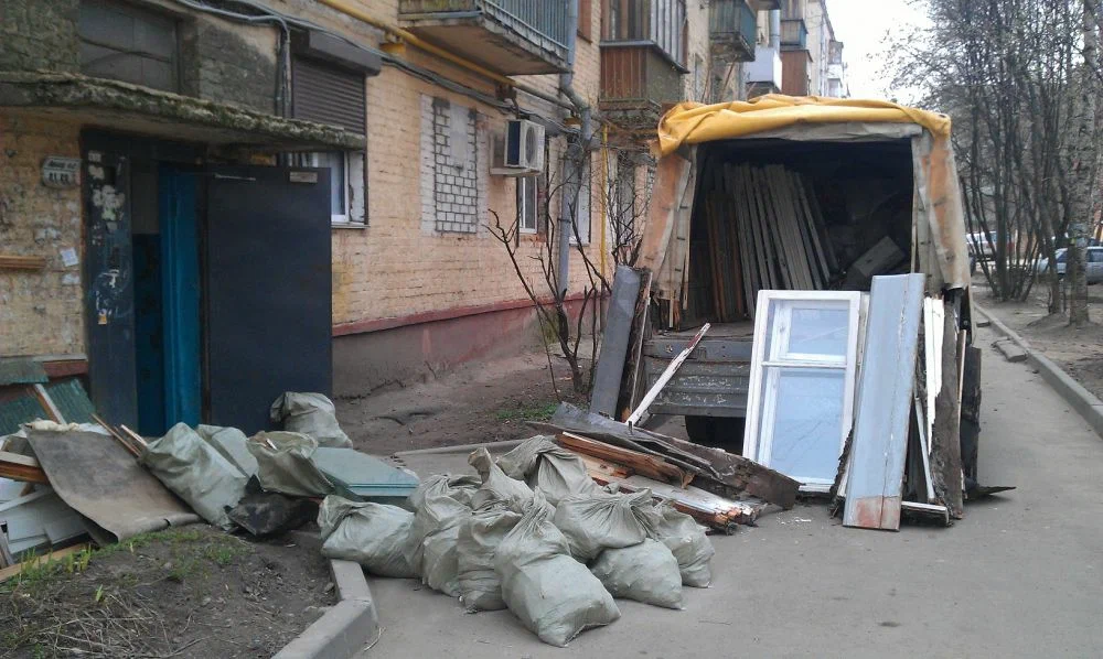 Вывоз мусора после ремонта в Богородицке от ПроМусор — цены от 4809 руб., быстро и недорого