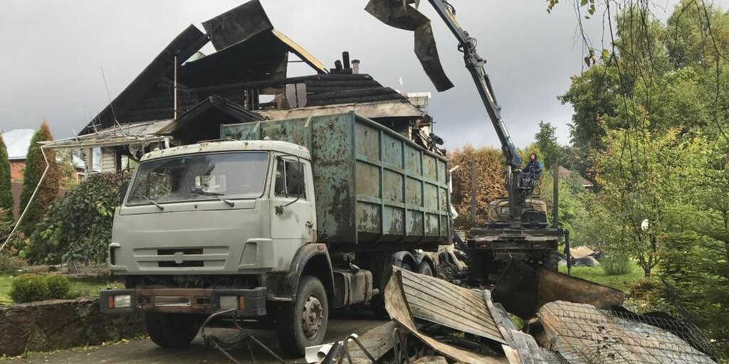 Вывоз мусора после пожара с утилизацией в Богородицке в октябре