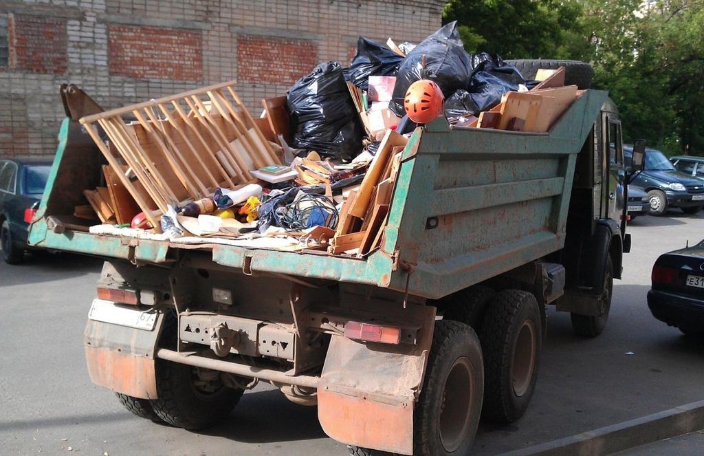 Вывоз мусора из магазина в Богородицке от ПроМусор: услуги, цена от 1870 руб., утилизация отходов