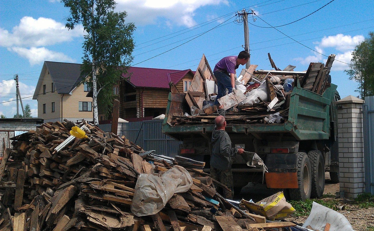 Вывоз мусора после переезда в Богородицке от ПроМусор – заказать утилизацию и уборку хлама от 2832 руб