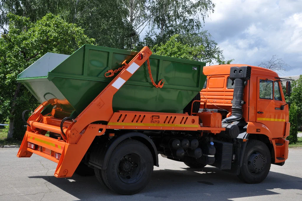Заказ бункеровоза для вывоза мусора и отходов в Богородицке в октябре
