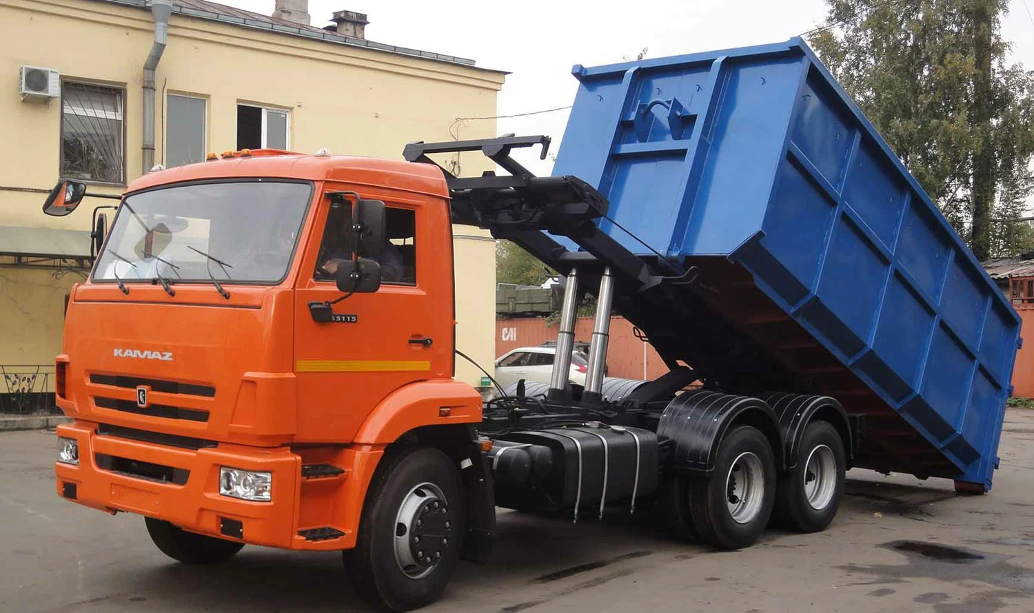 Вывоз мусора мультилифтом в Богородицке от ПроМусор: аренда мультилифта 27 м3 и 20 м3, цена от 2565 руб