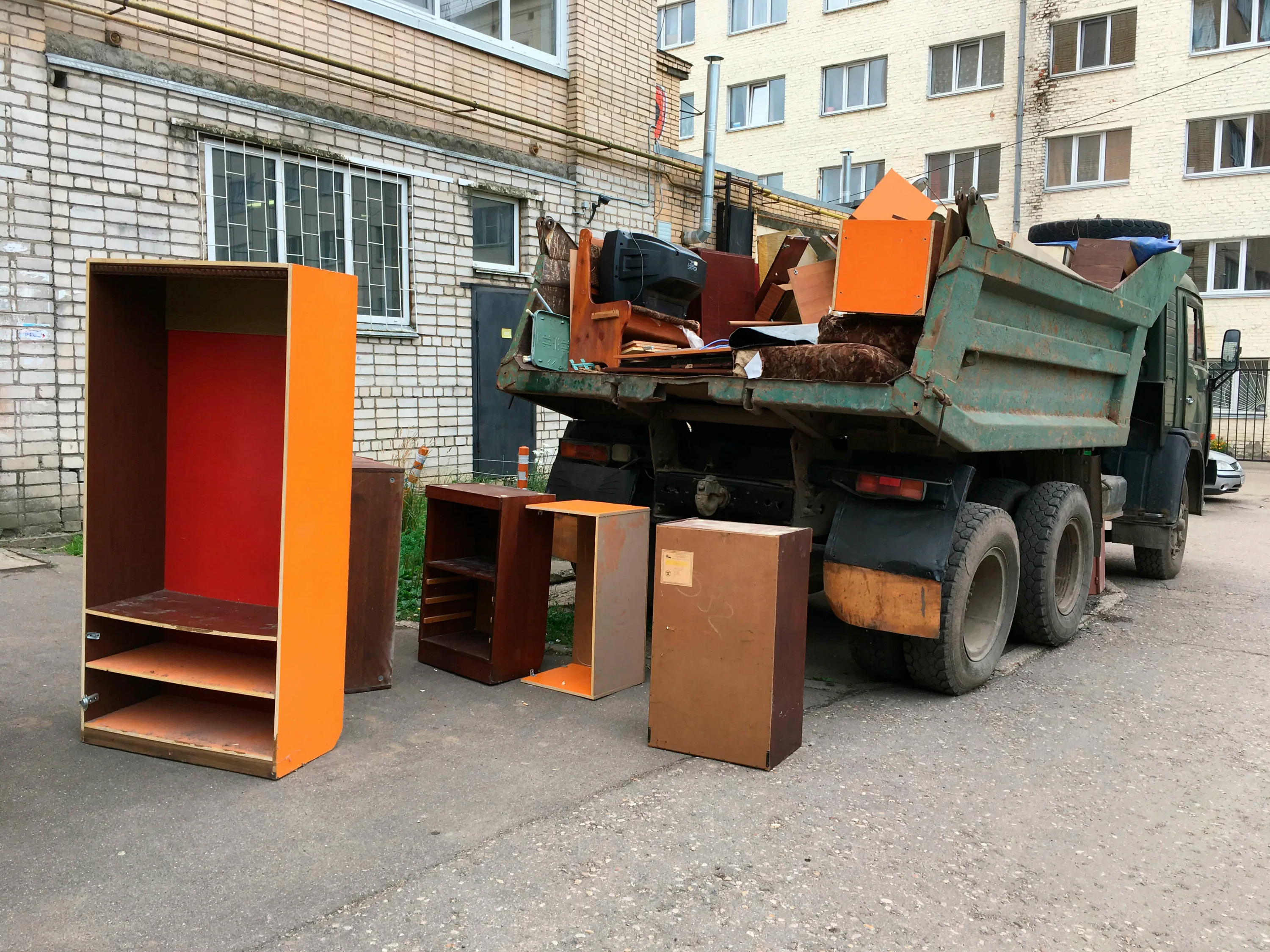 Утилизация старой мебели с вывозом и разбором в Богородицке в октябре