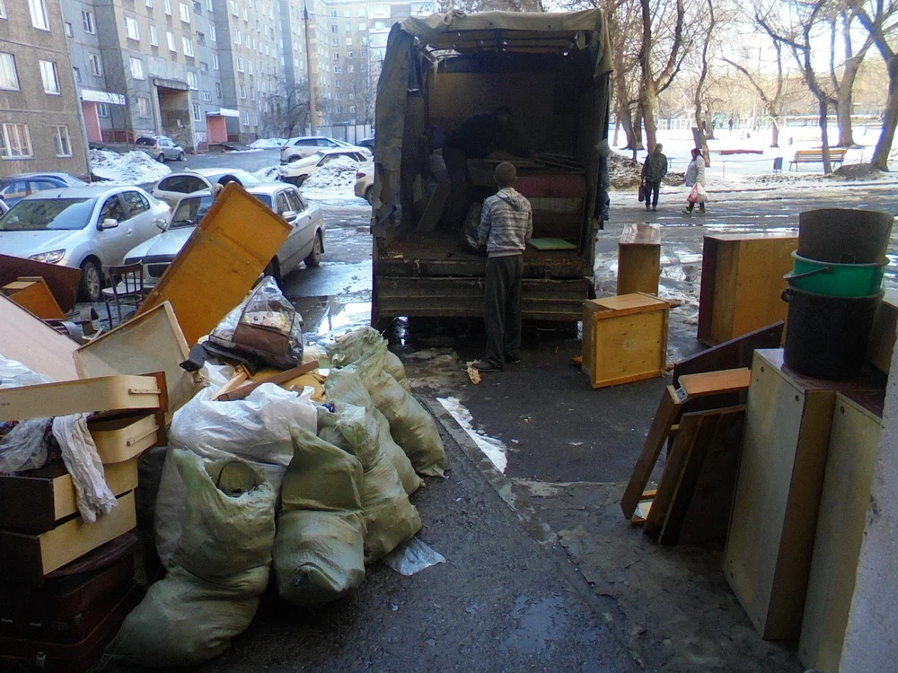 Вывоз мусора из подвала с утилизацией в Богородицке в октябре