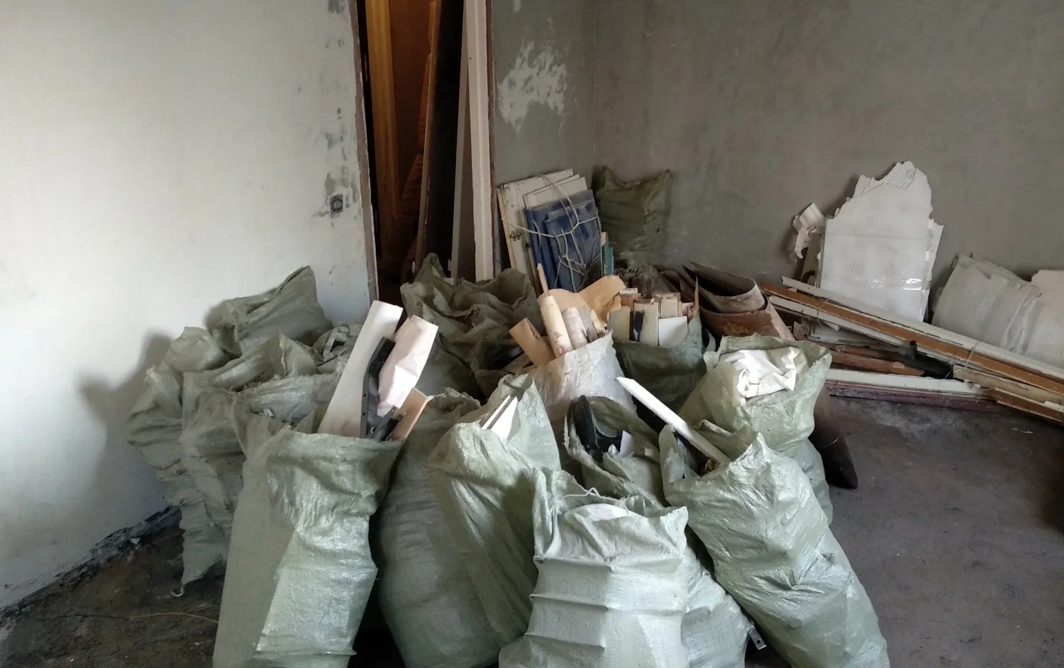 Уборка строительного мусора с вывозом и утилизацией в Богородицке в октябре